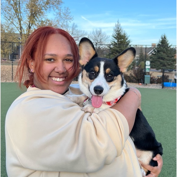 Meet your Posher, Sierra - Picture 2 of 5